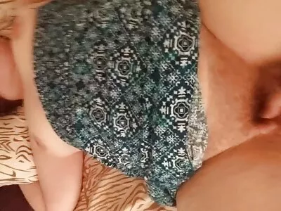 Hete blondine komt net op tijd thuis voor seks met sexfilms oma opgehangen vriendje