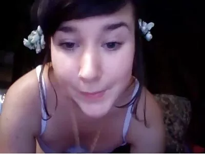 Blonde babe met grote tieten wordt genomen door een grote witte lul en gratis neukfilm komt klaar