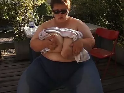 Deze ronde porno babes snakken naar een speelsessie omasexfilm