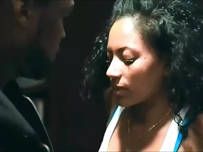 Erika Belluci wordt geneukt gay sex film gratis en rimt goedbedeelde kerel