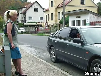 Twee mannelijke strippers laten hun sexfilmpjes downloaden pikken zuigen in pornoparodie