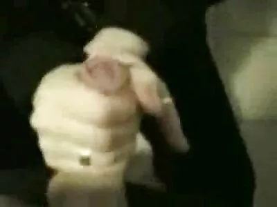 Vastgebonden meisje nieuwste sex films wordt anaal gestimuleerd in sekskerker