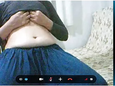 Sportieve heer verbergt een enorme verrassing voor deze gratis seksfilms MILF